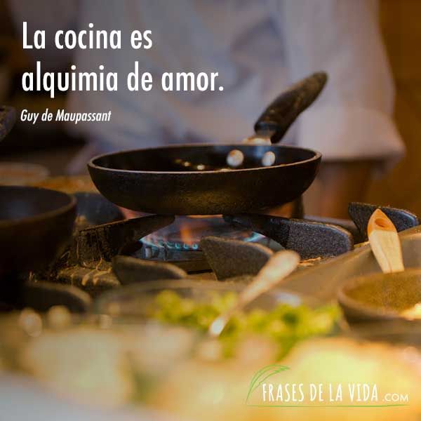 Organiza una cena en su honor y comparte anécdotas divertidas y memorias especiales